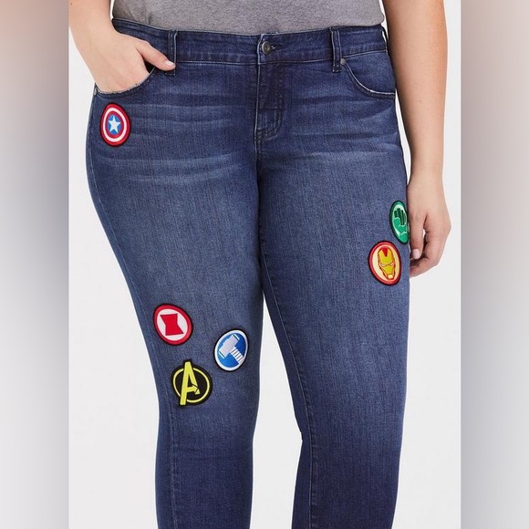 Torrid Marvel Her Universe patch skinny crop jeans Size 16 - Picture 5 of 7